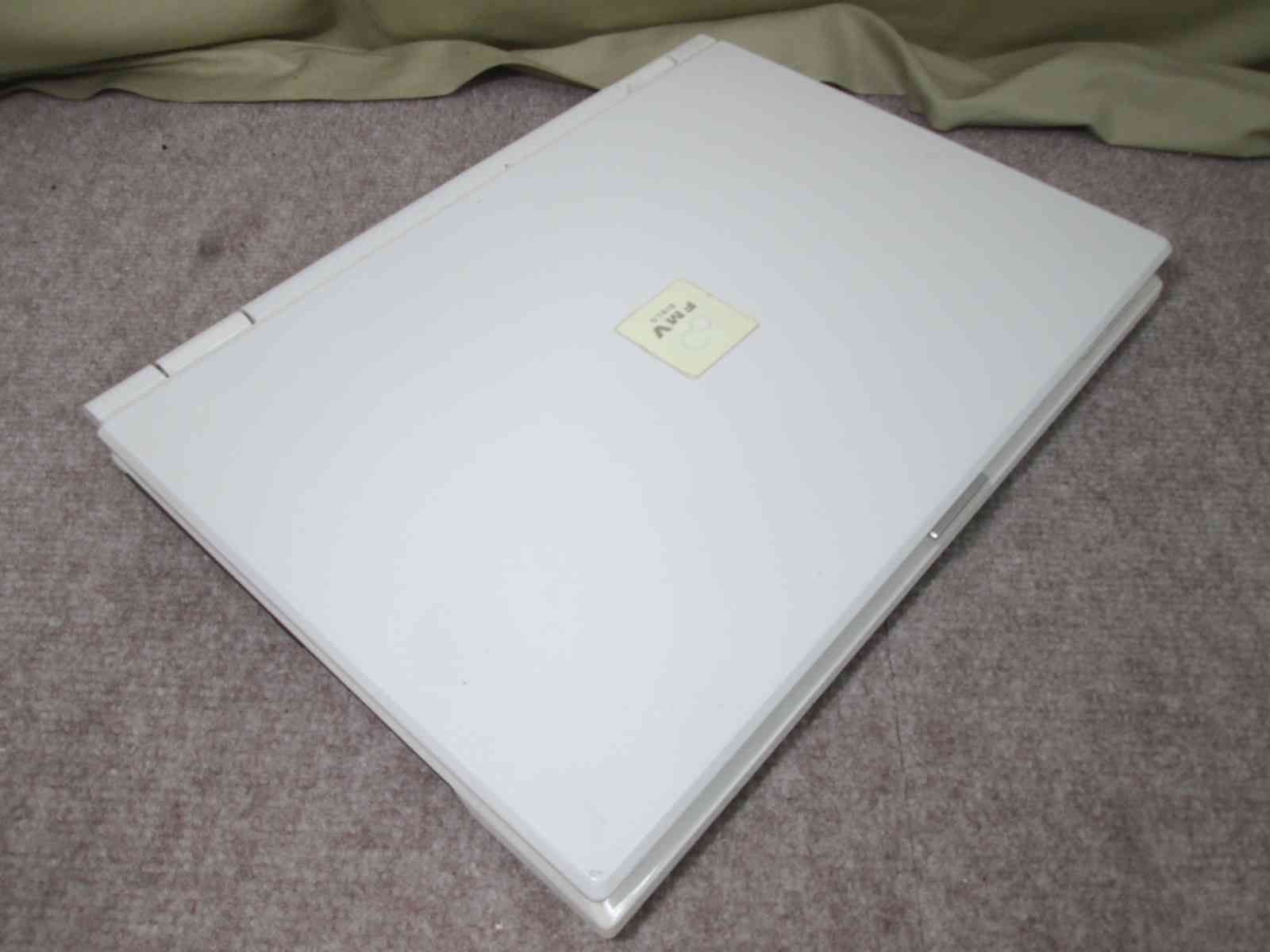 富士通 FMV-BIBLO NF NF/B40 【WindowsVistaモデル】 均一 [92823