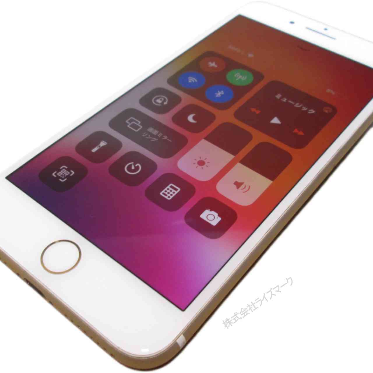 スマホ【iPhone 7 Plus 128GB MN6H2J/A】 ゴールド　【送料無料】 SIMフリー アップル iOS 13.6 動作保証 [95846]